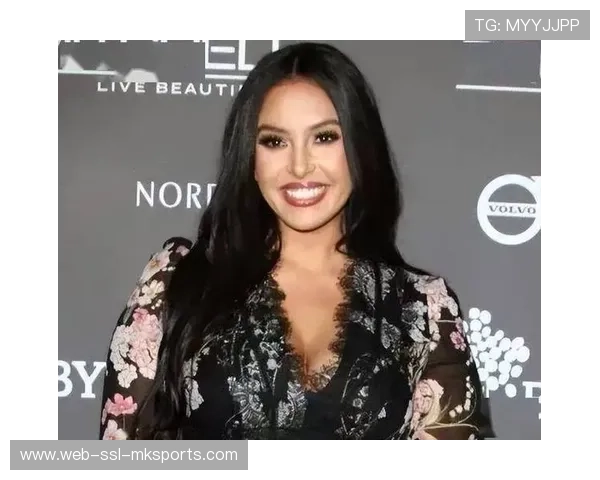 科比遗孀瓦妮莎社交媒体活跃，获多位明星好友支持鼓励