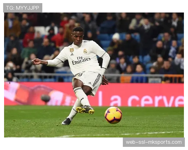 维尼修斯独家专访：谈论在伯纳乌承担领袖责任及对阵英超球队的感受